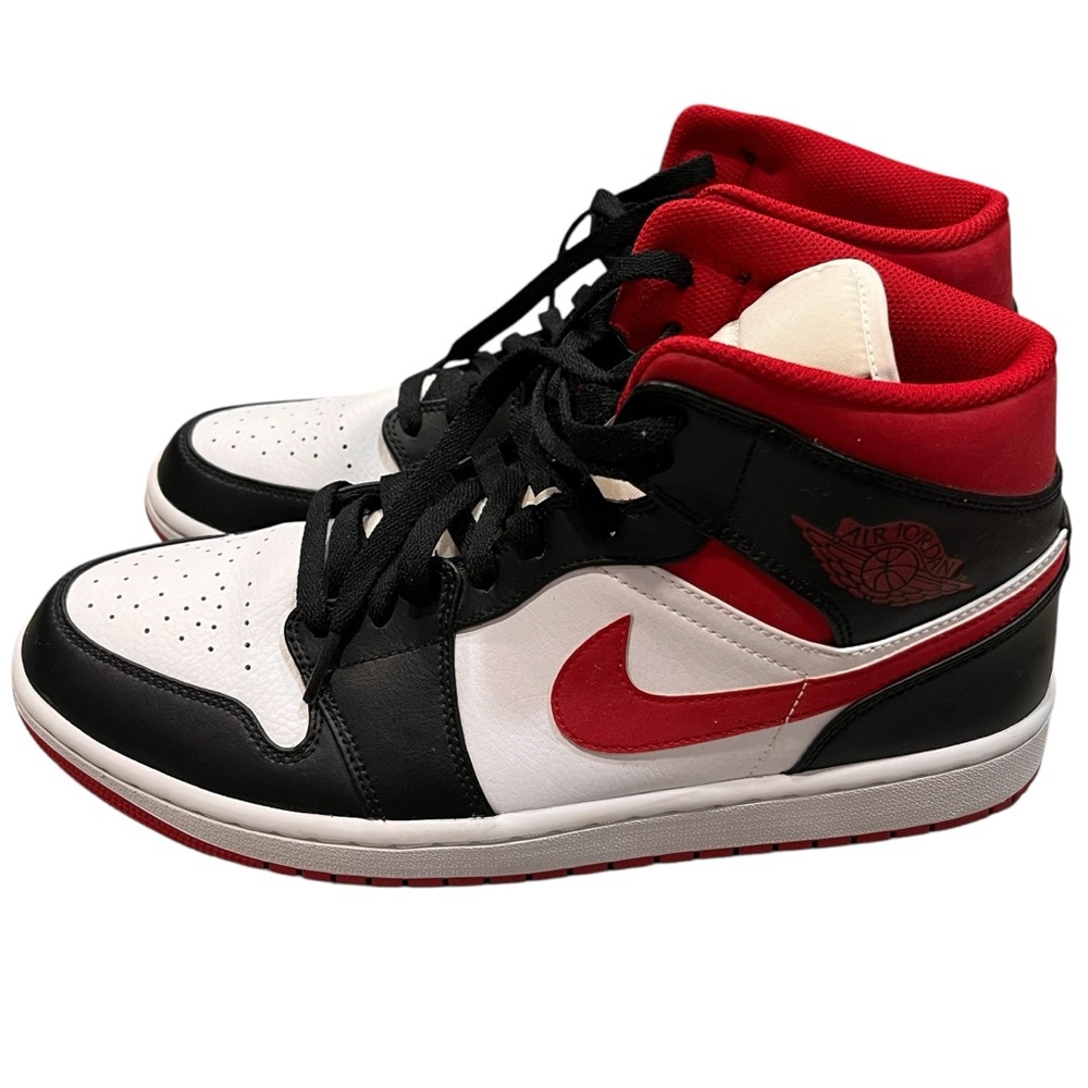 NEW Nike Air Jordan 1 Mid White Gym Red Black Lace Up Sneakers Men’s size 10.5